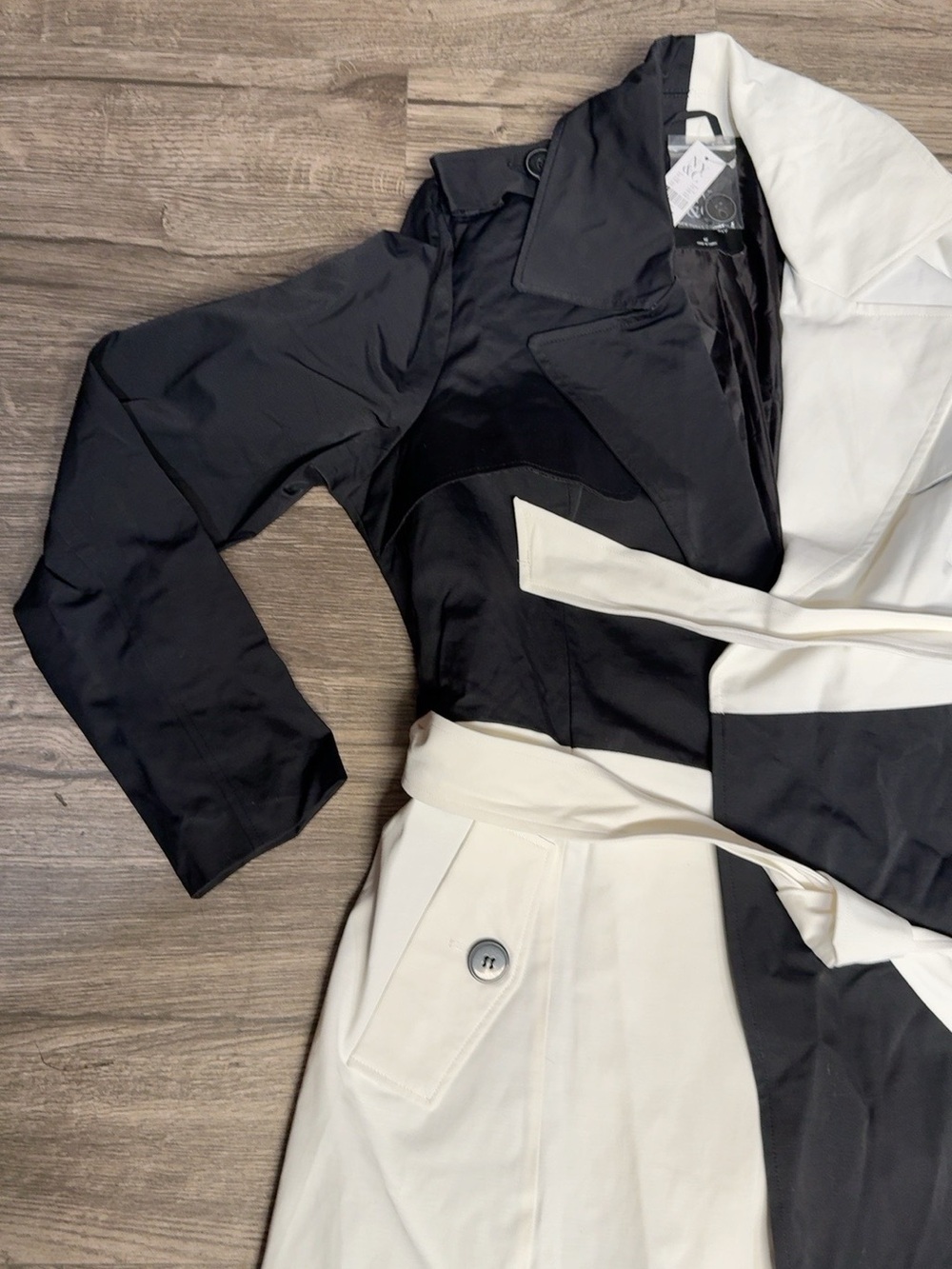 NWT New York & Company Black White Colorblock Belted Trench Coat M - Picture 6 of 10